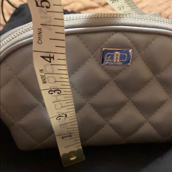 Authentic CHANEL cosmetic case/pouch - Picture 9 of 10